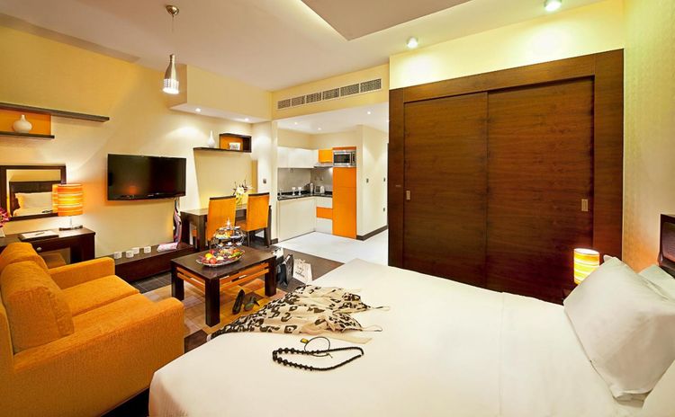 DELUXE STUDIO