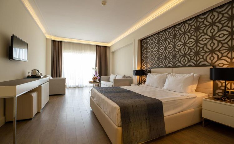 MAIN BULDING LAND VIEW