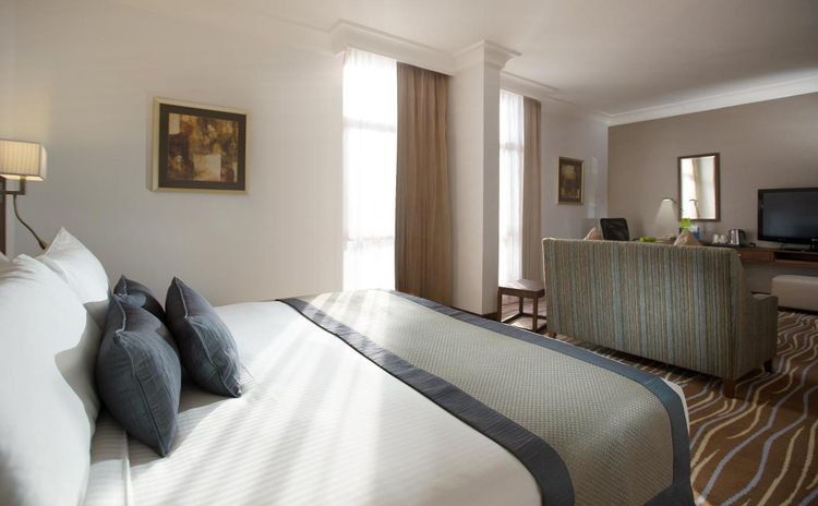 DELUXE ROOM