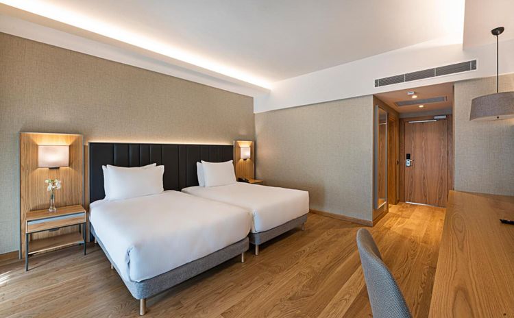 SUPERIOR LANDVIEW ROOM